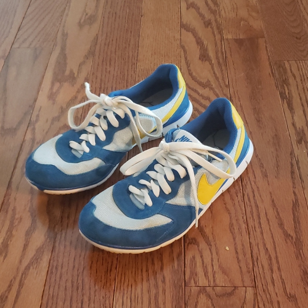 Nike Eclipse Natural Motion Running Sneaker